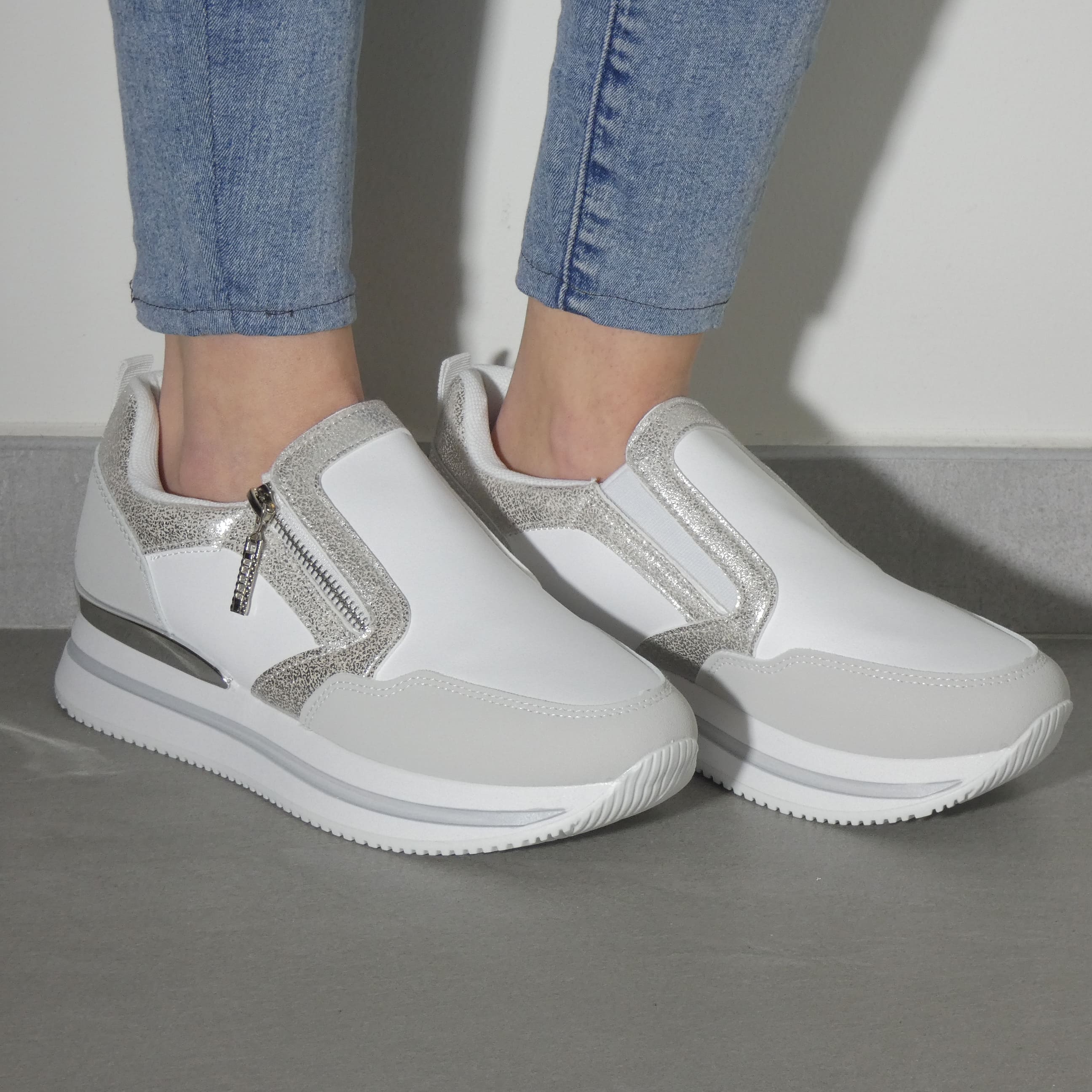 Linda - Sneakers 2023